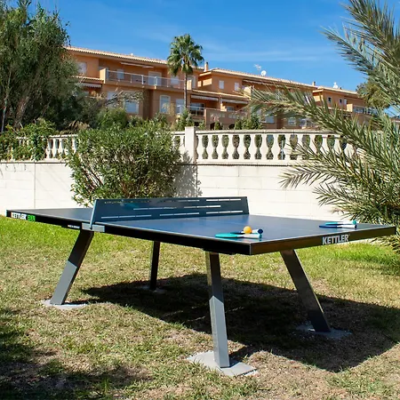 Beachside Villa, 50m To Beach, Private Garden, Bbq, Ac, Free Wifi And Parking