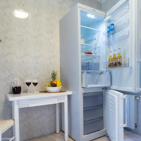 Beachside Villa, 50m To Beach, Private Garden, Bbq, Ac, Free Wifi And Parking