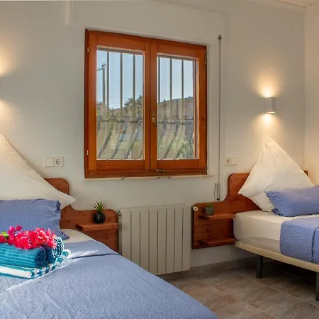 Вілла Beachside Villa, 50m To Beach, Private Garden, Bbq, Ac, Free Wifi And Parking Денія