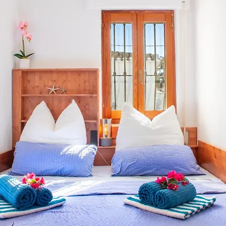 Вілла Beachside Villa, 50m To Beach, Private Garden, Bbq, Ac, Free Wifi And Parking