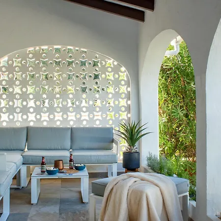 Вілла Beachside Villa, 50m To Beach, Private Garden, Bbq, Ac, Free Wifi And Parking