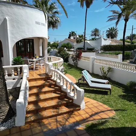 Beachside Villa, 50m To Beach, Private Garden, Bbq, Ac, Free Wifi And Parking Вілла