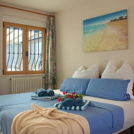 Вілла Beachside Villa, 50m To Beach, Private Garden, Bbq, Ac, Free Wifi And Parking