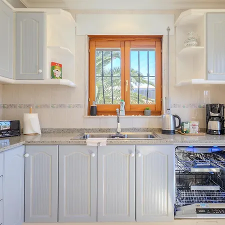 Beachside Villa, 50m To Beach, Private Garden, Bbq, Ac, Free Wifi And Parking Денія