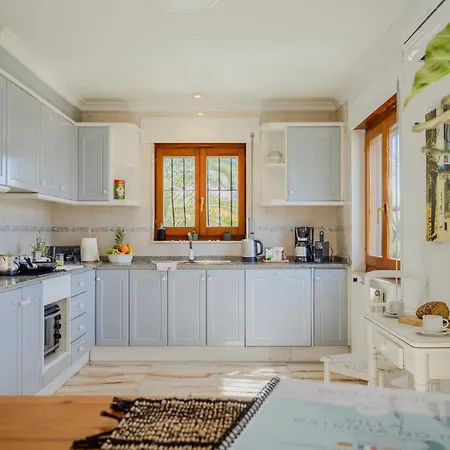 Вілла Beachside Villa, 50m To Beach, Private Garden, Bbq, Ac, Free Wifi And Parking *