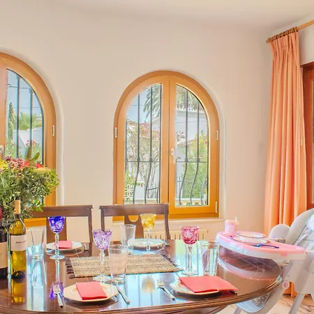 Beachside Villa, 50m To Beach, Private Garden, Bbq, Ac, Free Wifi And Parking Вілла Денія
